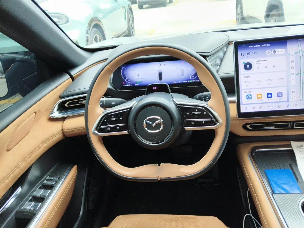 Mazda EZ-6 2024 Range-Extended 200 Zhiya Edition — миниатюра 10