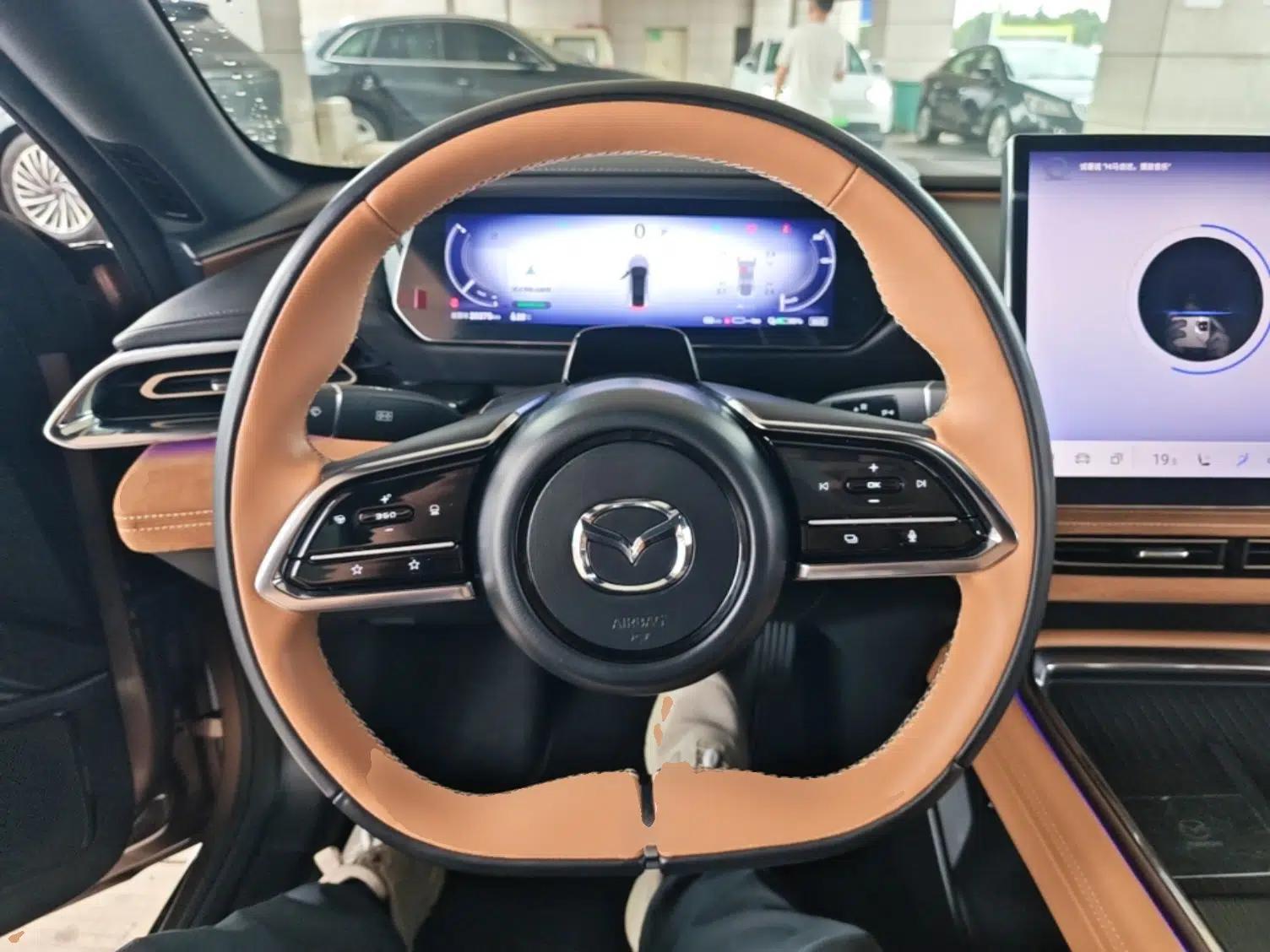 Mazda EZ-6 2024 Range-Extended 200 Zhiya Edition — миниатюра 13