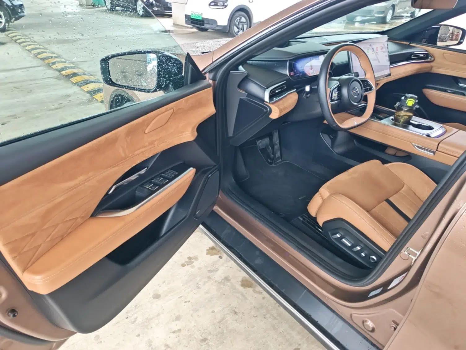 Mazda EZ-6 2024 Range-Extended 200 Zhiya Edition — миниатюра 18
