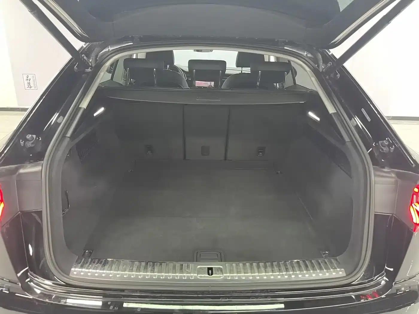 Audi Q8 2023 55 TFSI Luxury Dynamic — миниатюра 6