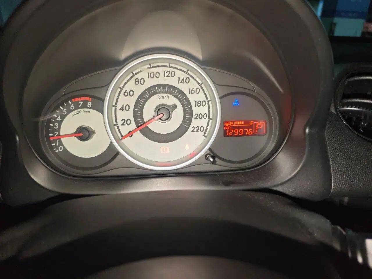 Mazda 2 2009 1.5L Automatic Value Edition — миниатюра 12