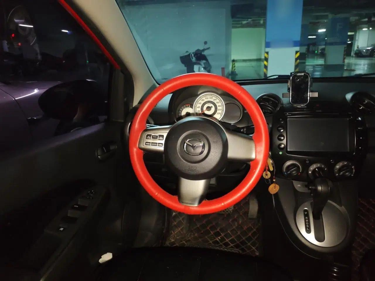 Mazda 2 2009 1.5L Automatic Value Edition — миниатюра 10