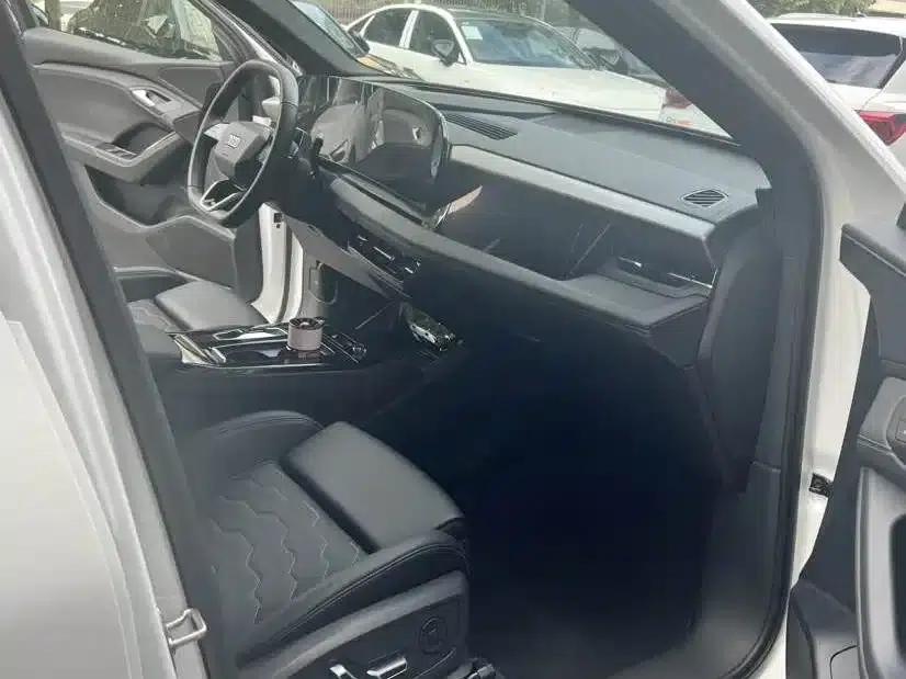 Audi Q6L e-tron 2026 First Edition — миниатюра 11