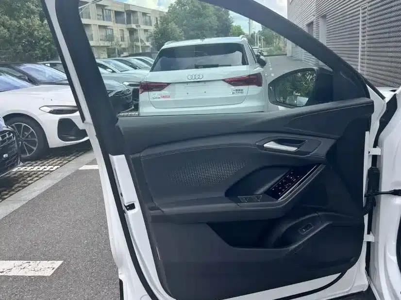 Audi Q6L e-tron 2026 First Edition — миниатюра 9