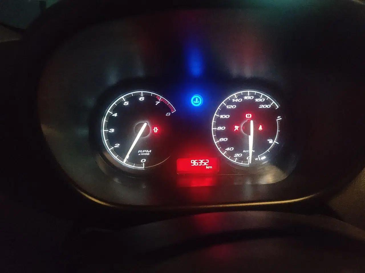 MG 3 2012 1.5L Manual Fashion Edition — миниатюра 11