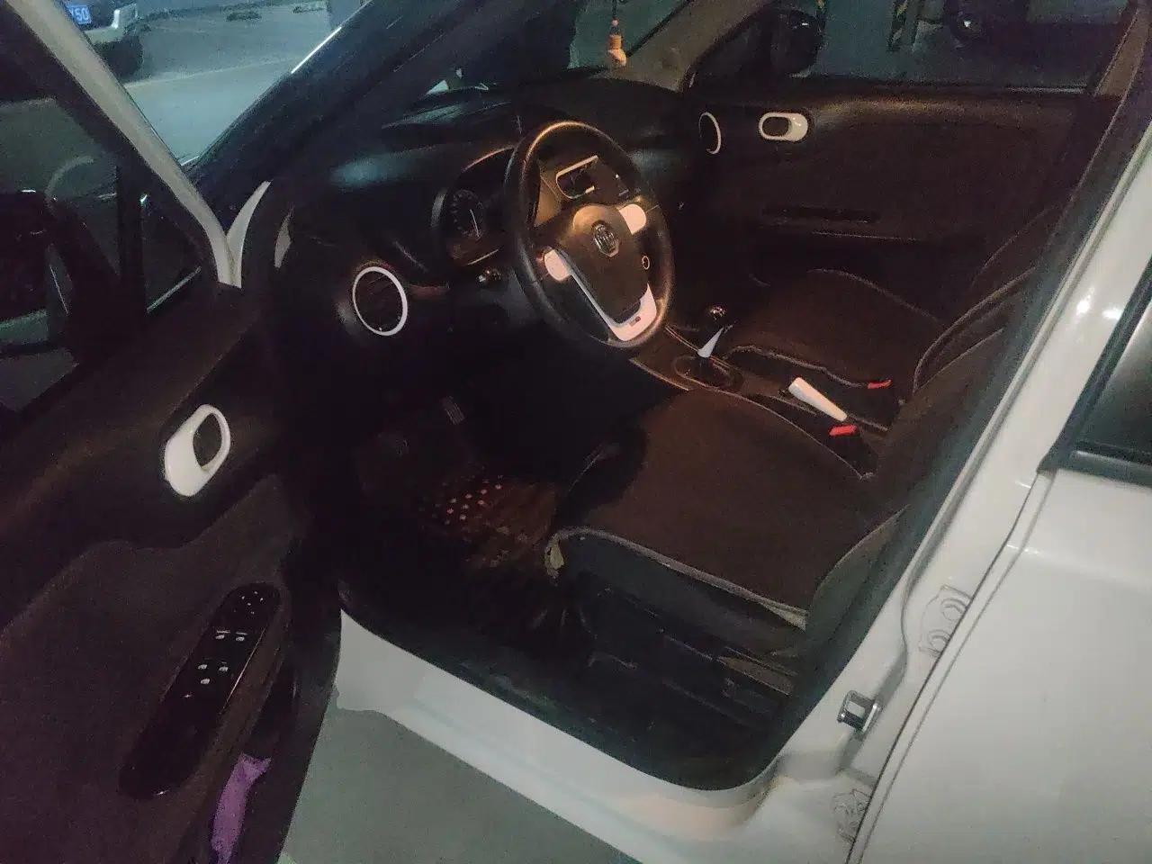MG 3 2012 1.5L Manual Fashion Edition — миниатюра 16