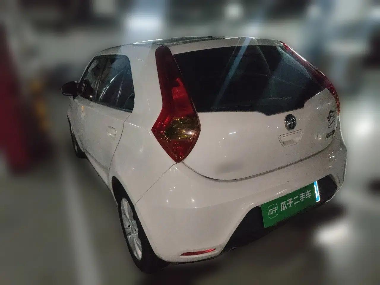 MG 3 2012 1.5L Manual Fashion Edition — миниатюра 4