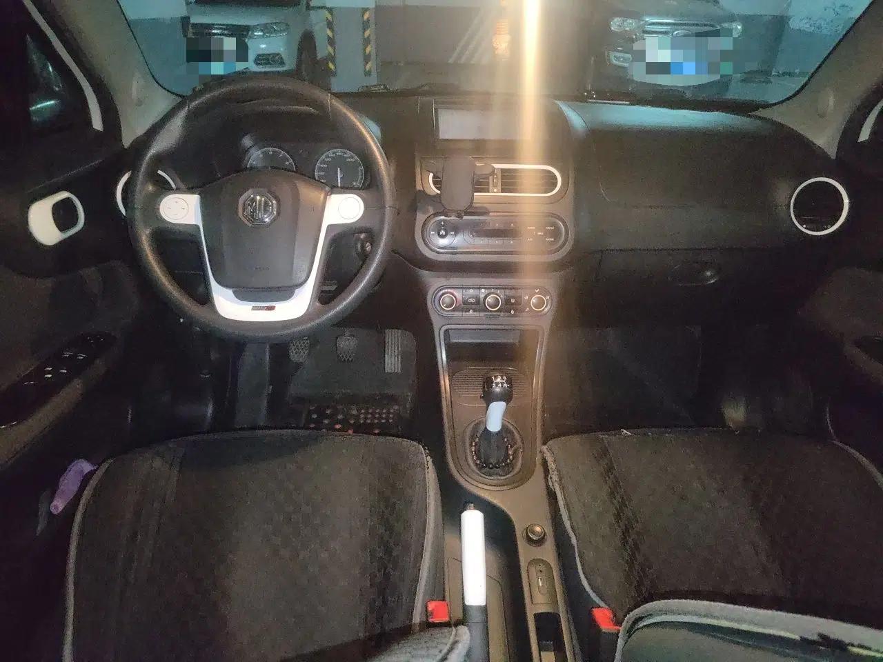 MG 3 2012 1.5L Manual Fashion Edition — миниатюра 9