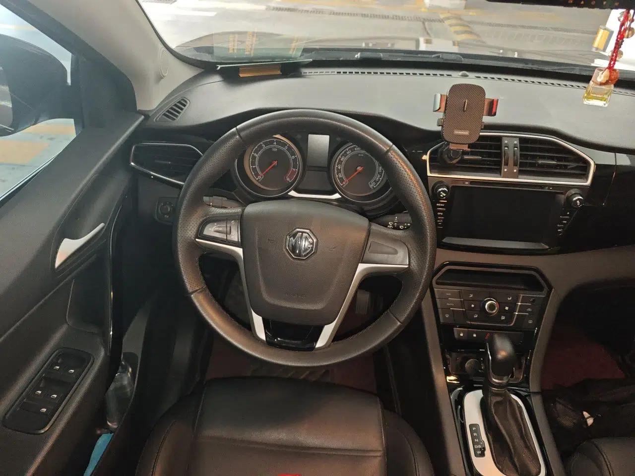 MG GS 2015 1.5TGI TST Luxury Edition — миниатюра 10
