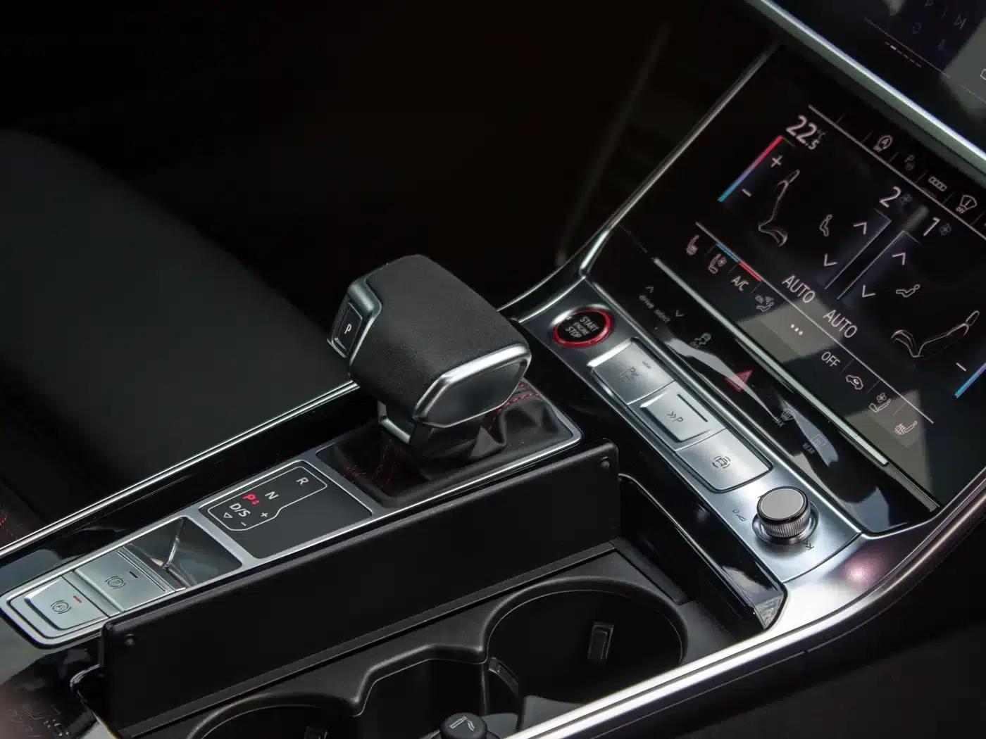 2025 Audi RS 6 Avant GT — миниатюра 12