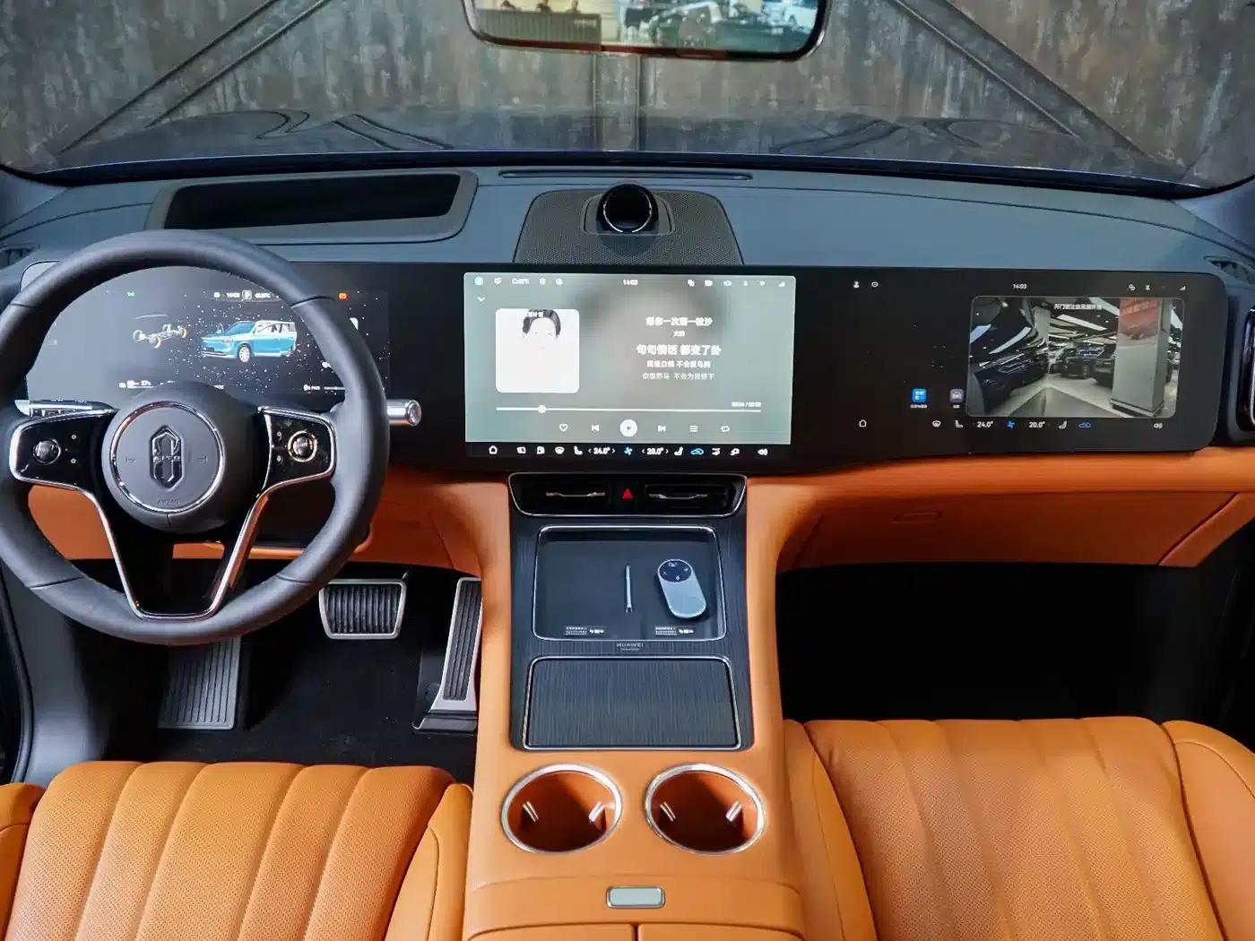 Wenjie M8 2025 Extended Range Max+ Version 53.4kWh 6-Seat Version (192-line LiDAR) — миниатюра 11