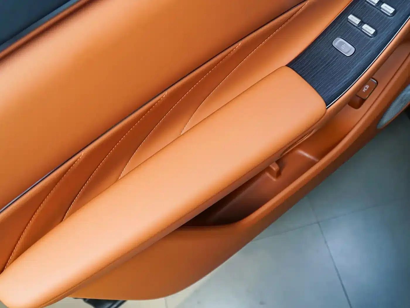 Wenjie M8 2025 Extended Range Max+ Version 53.4kWh 6-Seat Version (192-line LiDAR) — миниатюра 13