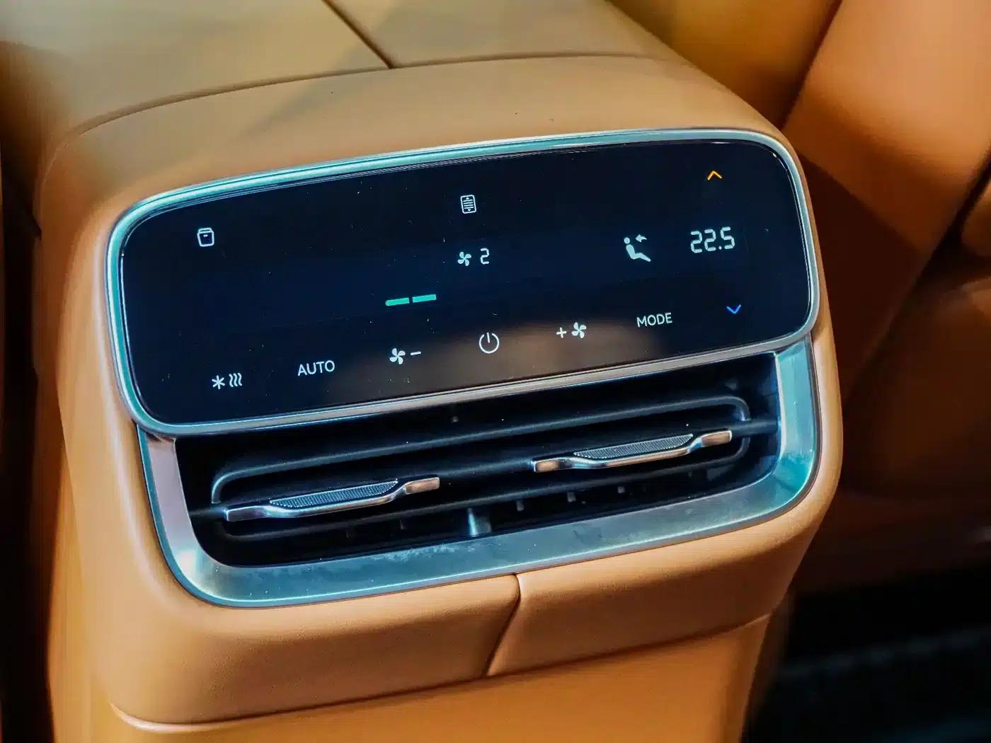 Wenjie M8 2025 Extended Range Max+ Version 53.4kWh 6-Seat Version (192-line LiDAR) — миниатюра 20