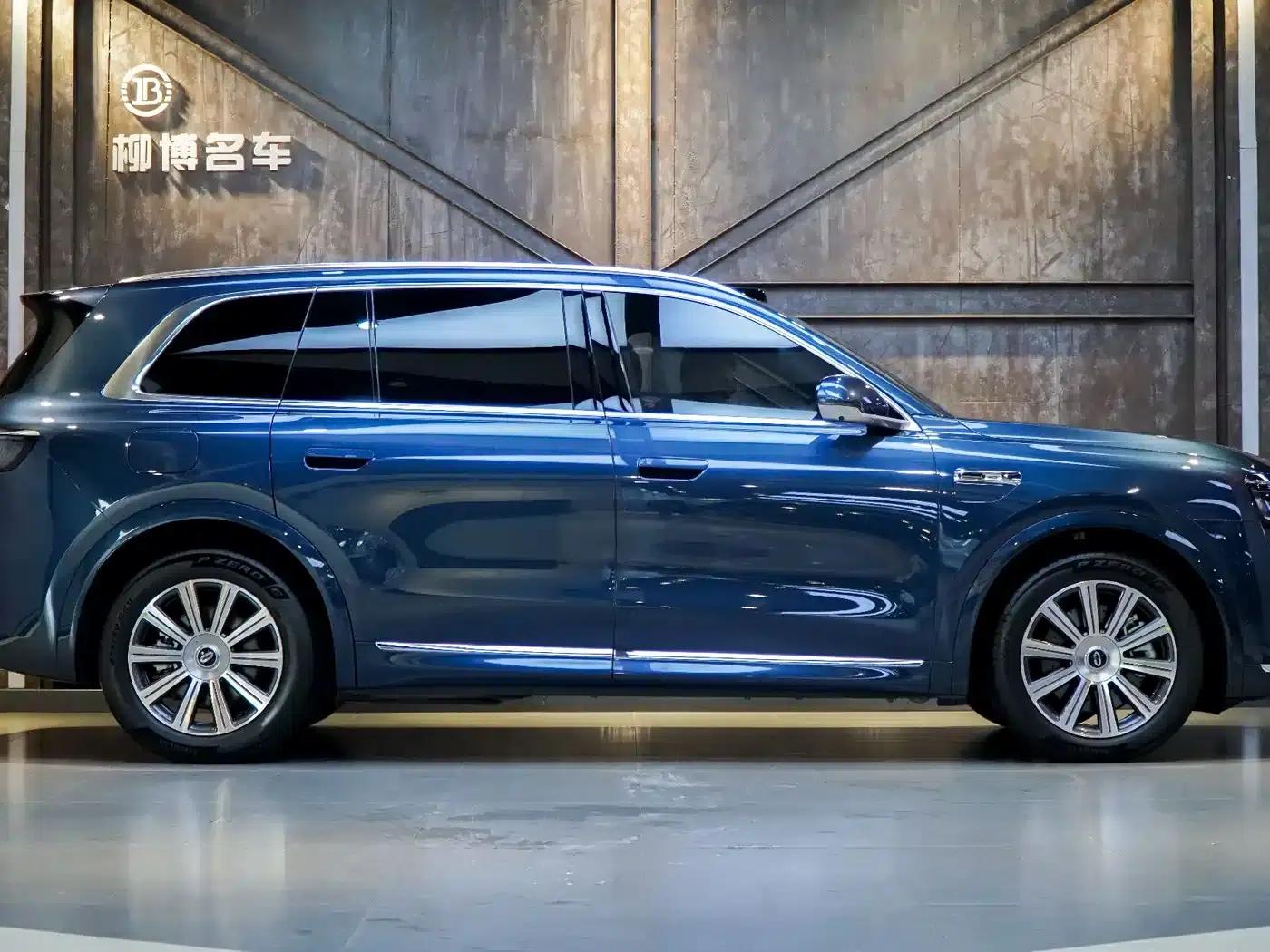 Wenjie M8 2025 Extended Range Max+ Version 53.4kWh 6-Seat Version (192-line LiDAR) — миниатюра 28