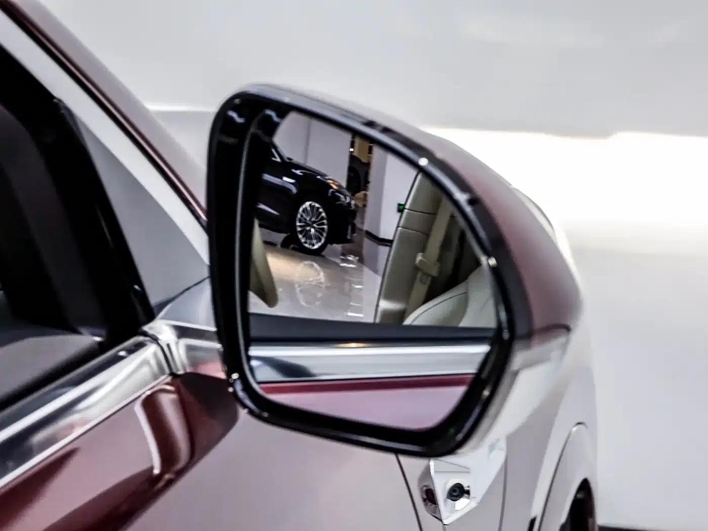 Wenjie M8 2025 Extended Range Max+ Version 53.4kWh 6-Seat Version (192-line LiDAR) — миниатюра 17