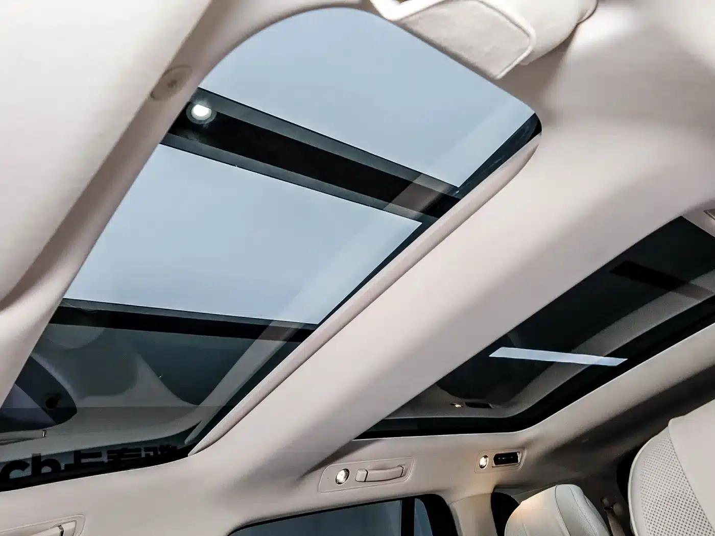 Wenjie M8 2025 Extended Range Max+ Version 53.4kWh 6-Seat Version (192-line LiDAR) — миниатюра 18