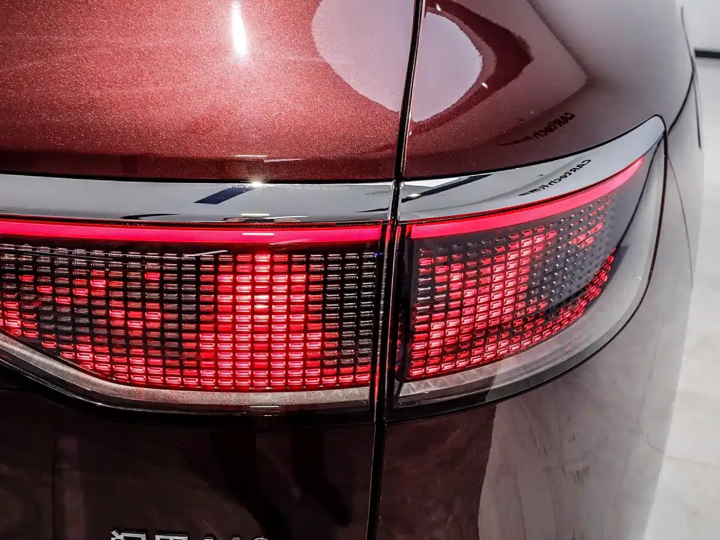 Wenjie M8 2025 Extended Range Max+ Version 53.4kWh 6-Seat Version (192-line LiDAR) — миниатюра 38