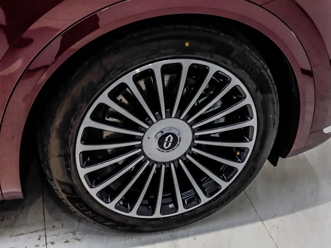 Wenjie M8 2025 Extended Range Max+ Version 53.4kWh 6-Seat Version (192-line LiDAR) — миниатюра 41