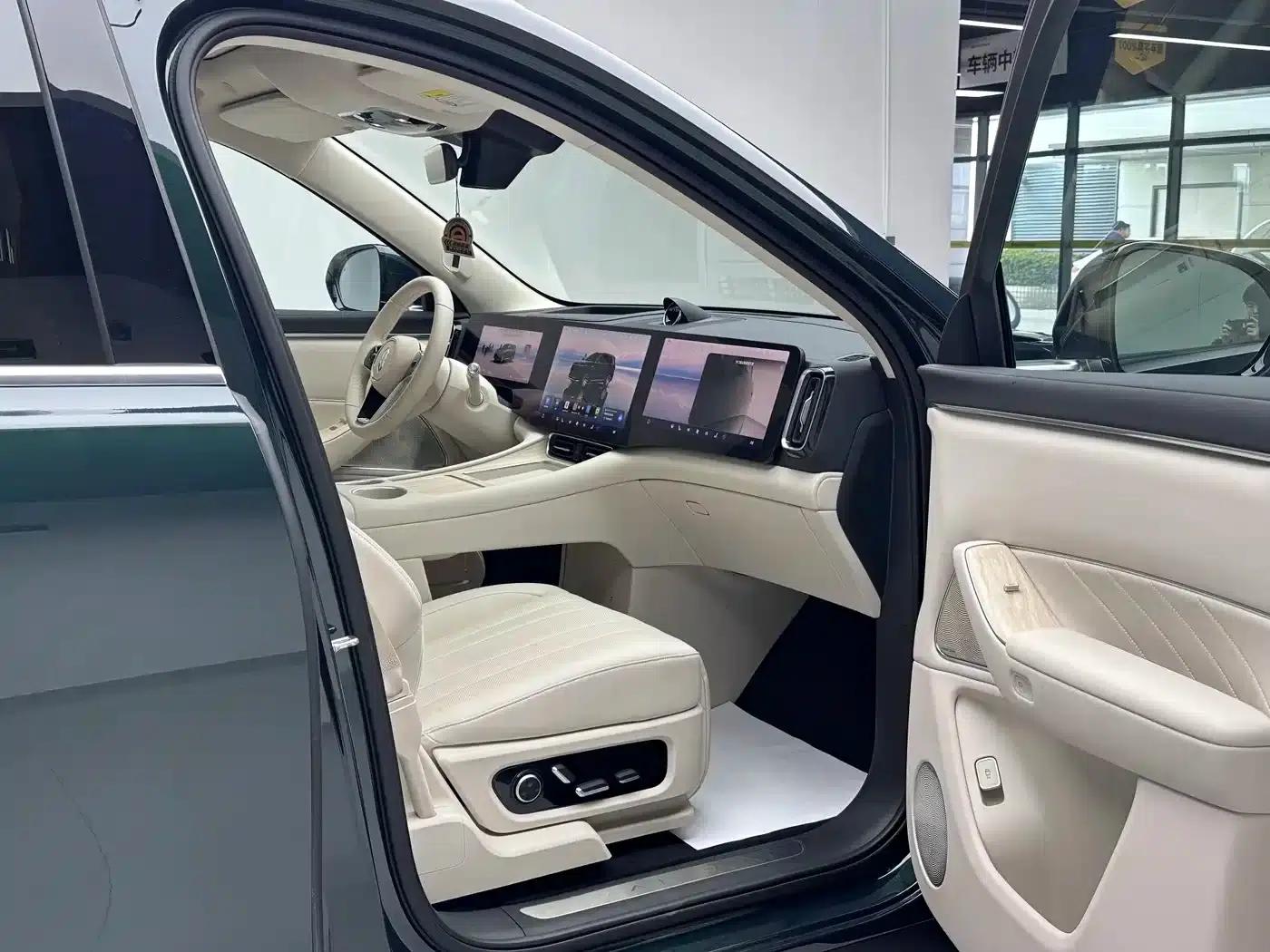 Wenjie M8 2025 Extended Range Max+ Version 53.4kWh 6-Seat Version (192-line LiDAR) — миниатюра 11