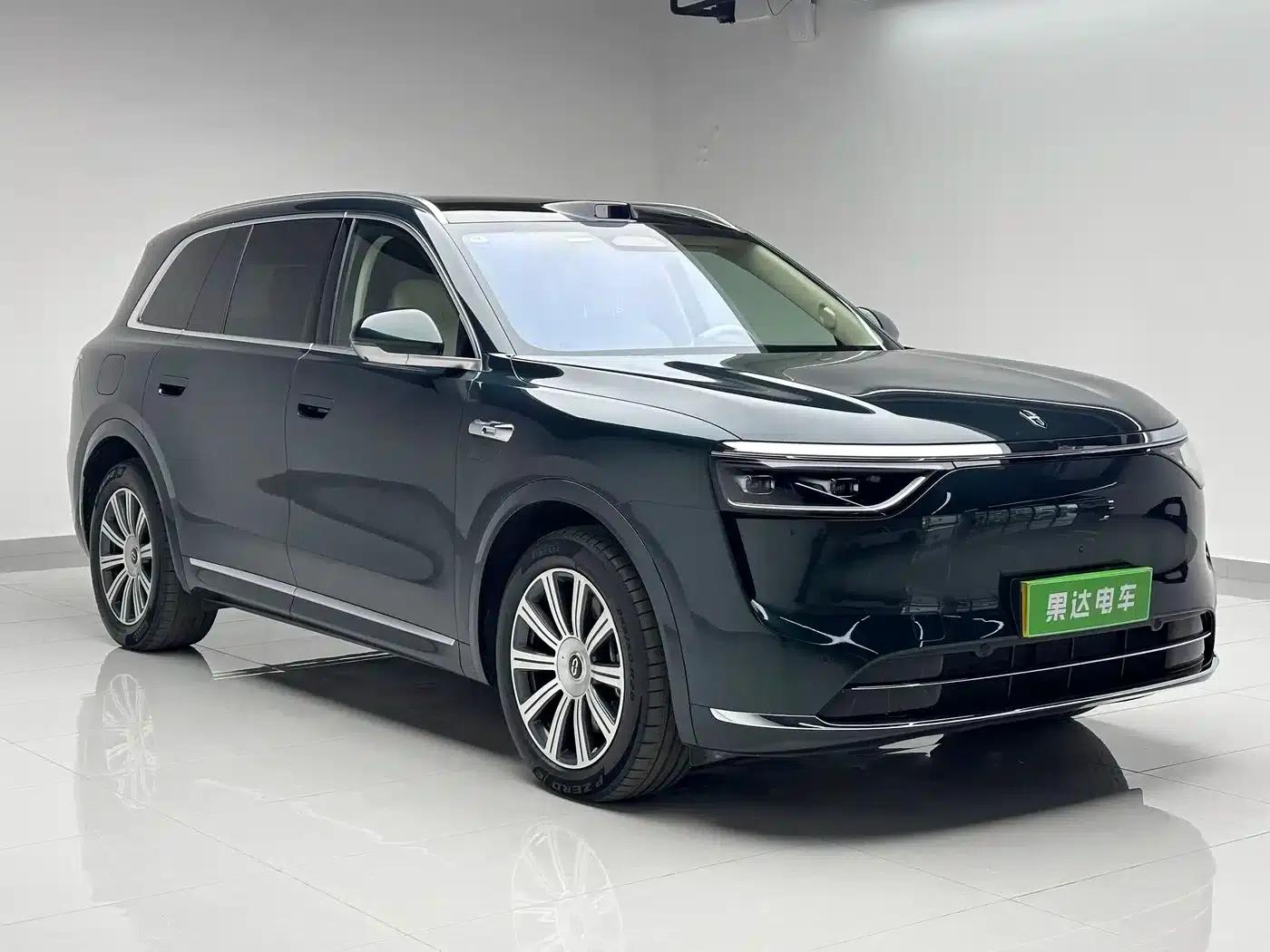 Wenjie M8 2025 Extended Range Max+ Version 53.4kWh 6-Seat Version (192-line LiDAR) — миниатюра 3