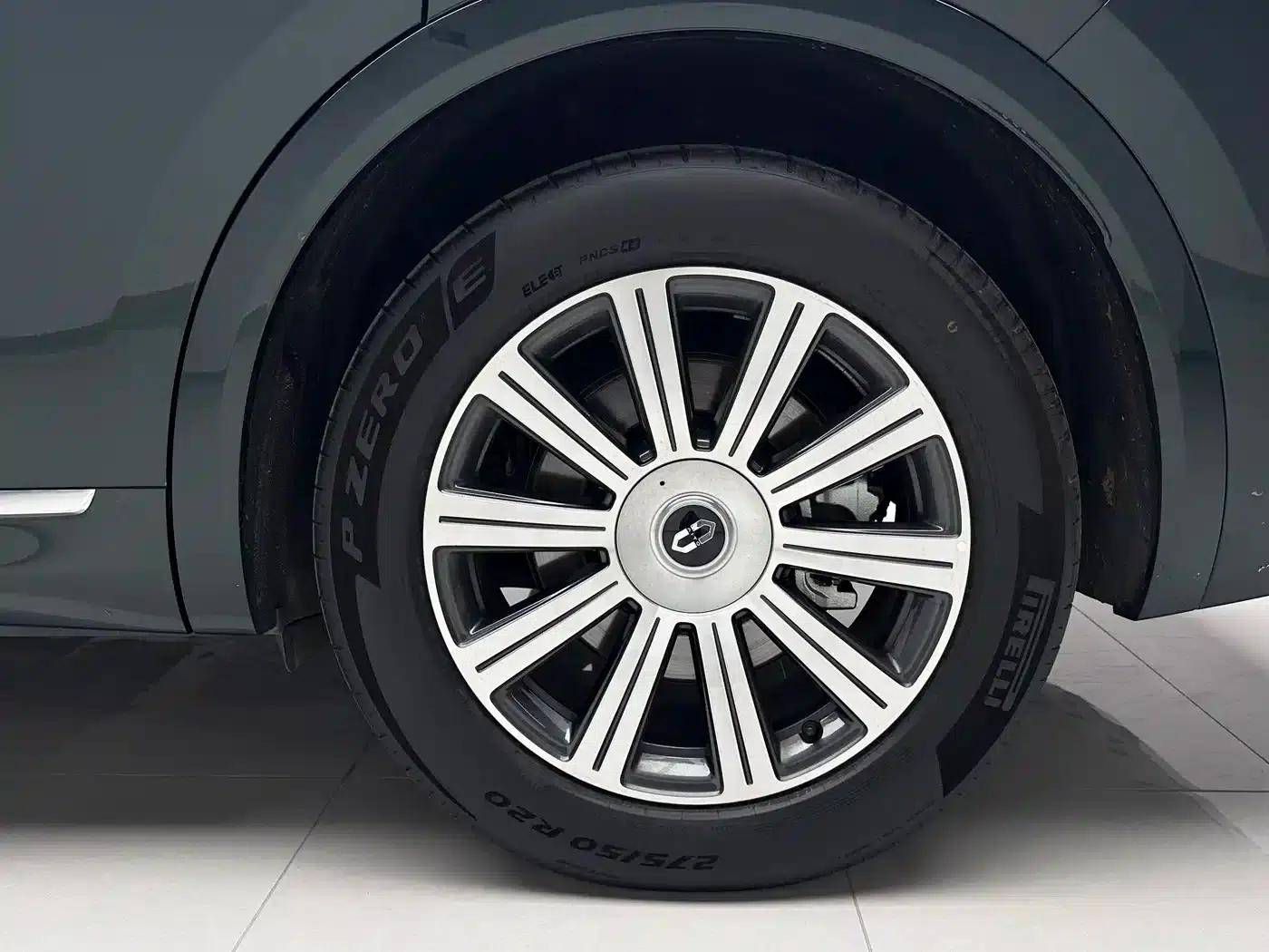 Wenjie M8 2025 Extended Range Max+ Version 53.4kWh 6-Seat Version (192-line LiDAR) — миниатюра 22