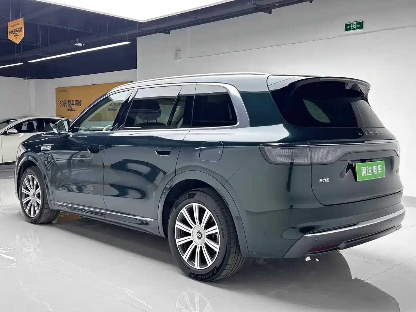 Wenjie M8 2025 Extended Range Max+ Version 53.4kWh 6-Seat Version (192-line LiDAR) — миниатюра 6