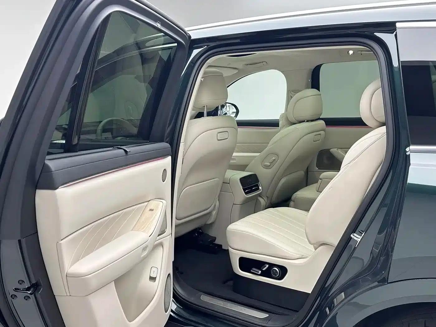 Wenjie M8 2025 Extended Range Max+ Version 53.4kWh 6-Seat Version (192-line LiDAR) — миниатюра 10