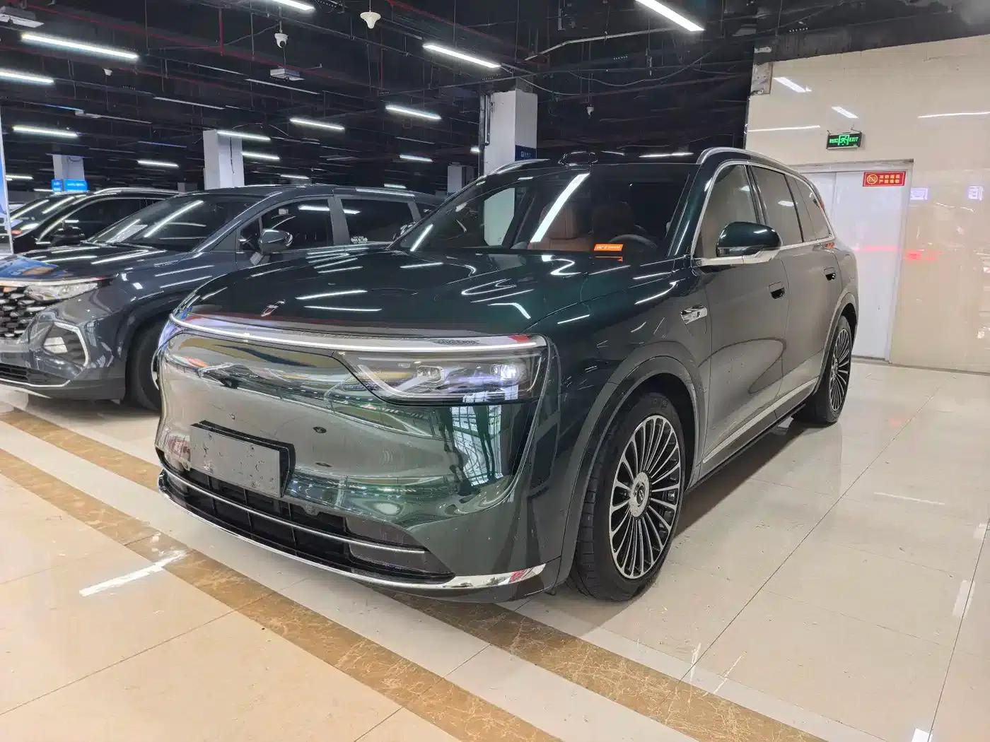 Wenjie M8 2025 Ultra Extended Range Edition (53.4kWh, 6-seater, 192-line LiDAR) — миниатюра 1