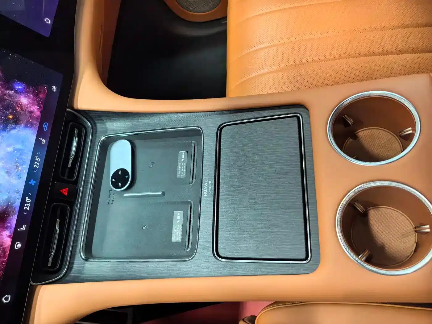 Wenjie M8 2025 Ultra Extended Range Edition (53.4kWh, 6-seater, 192-line LiDAR) — миниатюра 13