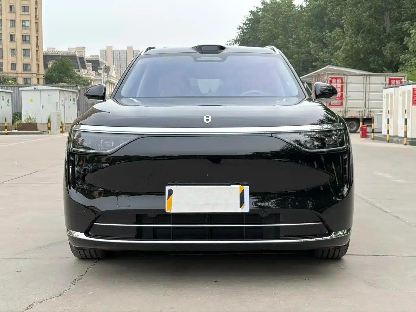 Wenjie M8 2025 Extended Range Max+ Version 53.4kWh 6-Seat Version (192-line LiDAR) — миниатюра 2