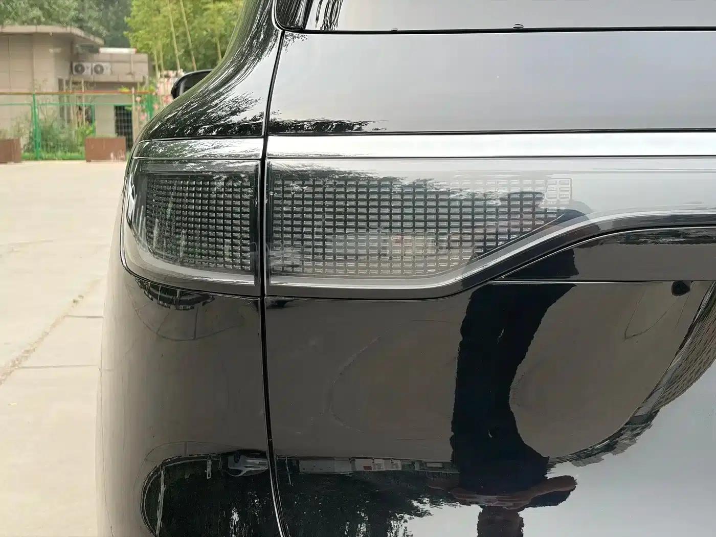 Wenjie M8 2025 Extended Range Max+ Version 53.4kWh 6-Seat Version (192-line LiDAR) — миниатюра 13