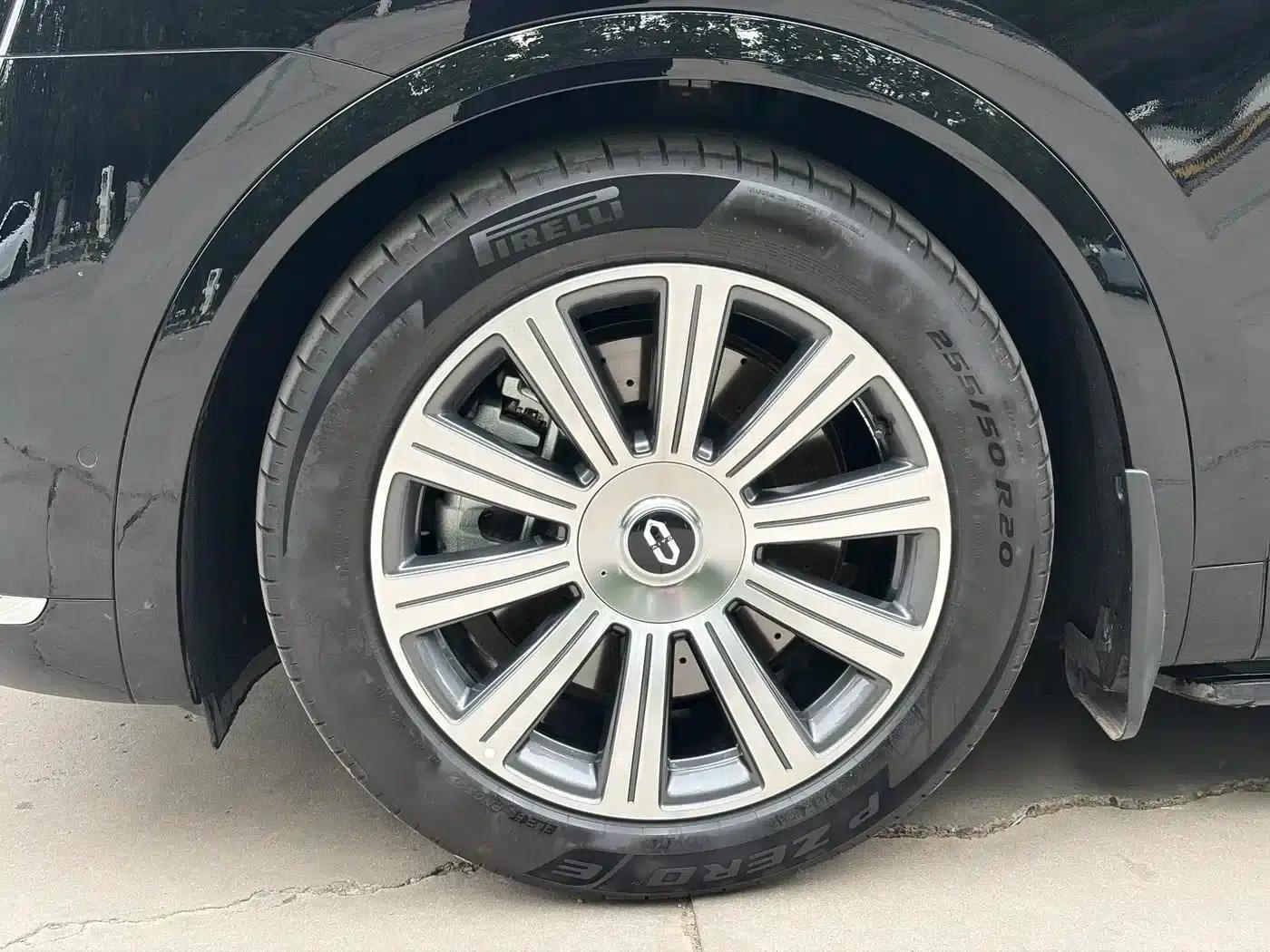 Wenjie M8 2025 Extended Range Max+ Version 53.4kWh 6-Seat Version (192-line LiDAR) — миниатюра 15