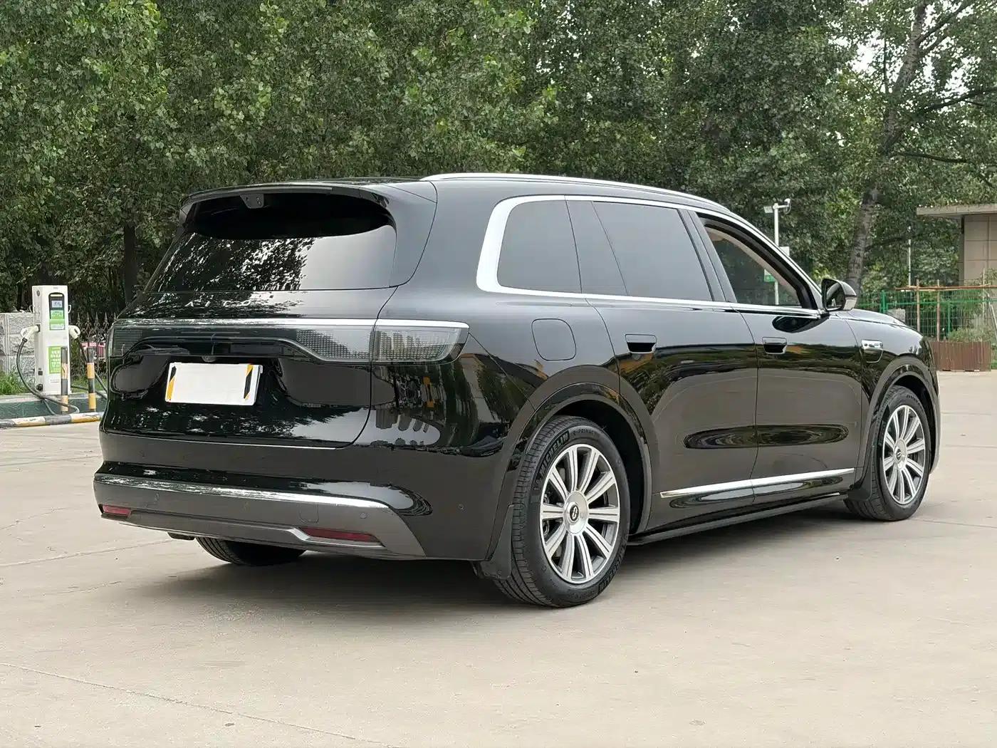 Wenjie M8 2025 Extended Range Max+ Version 53.4kWh 6-Seat Version (192-line LiDAR) — миниатюра 4