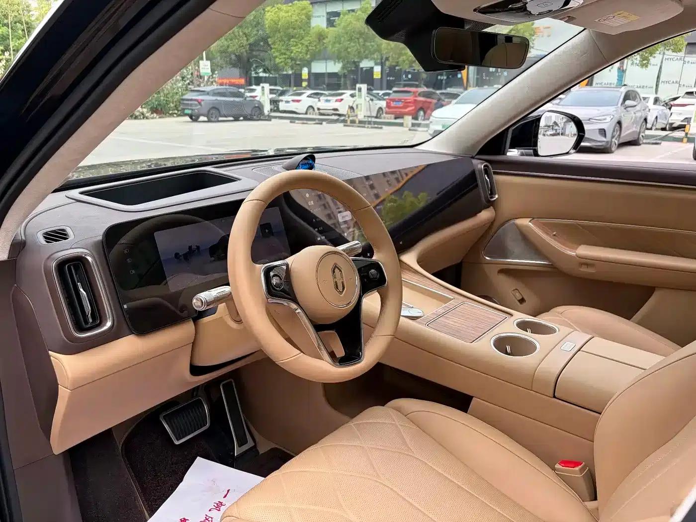 Wenjie M8 2025 Extended Range Max+ Version 53.4kWh 6-Seat Version (192-line LiDAR) — миниатюра 8