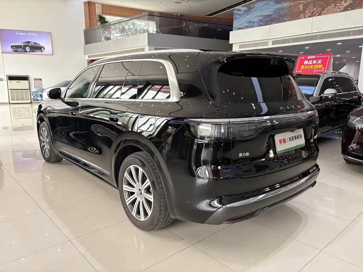 Wenjie M8 2025 Extended Range Max+ Version 53.4kWh 6-Seat Version (192-line LiDAR) — миниатюра 11