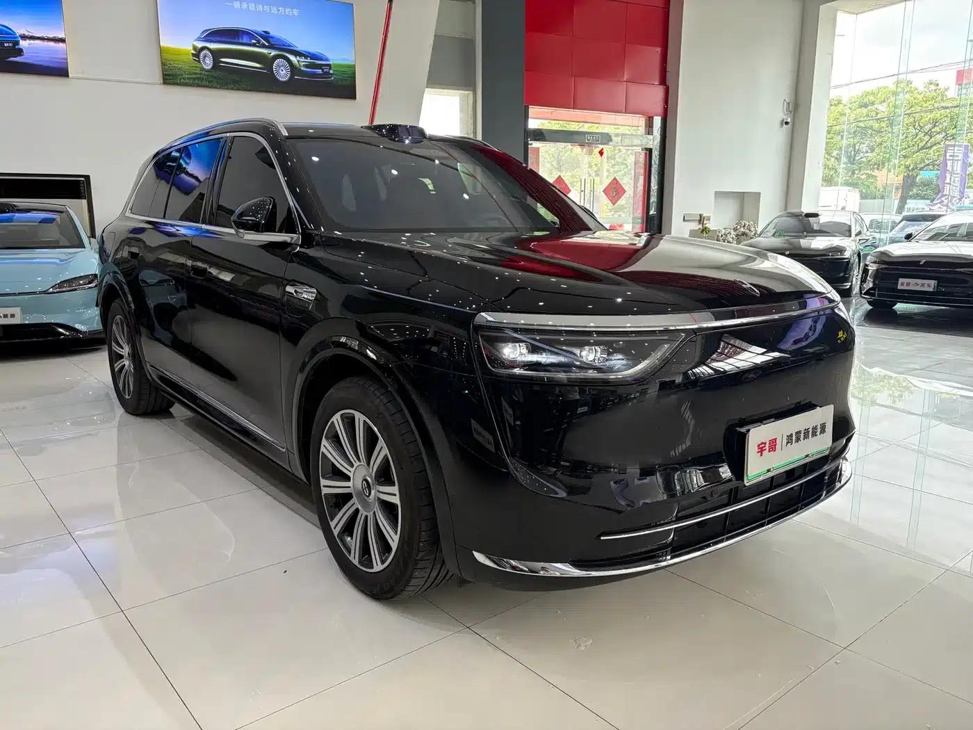Wenjie M8 2025 Extended Range Max+ Version 53.4kWh 6-Seat Version (192-line LiDAR) — миниатюра 3