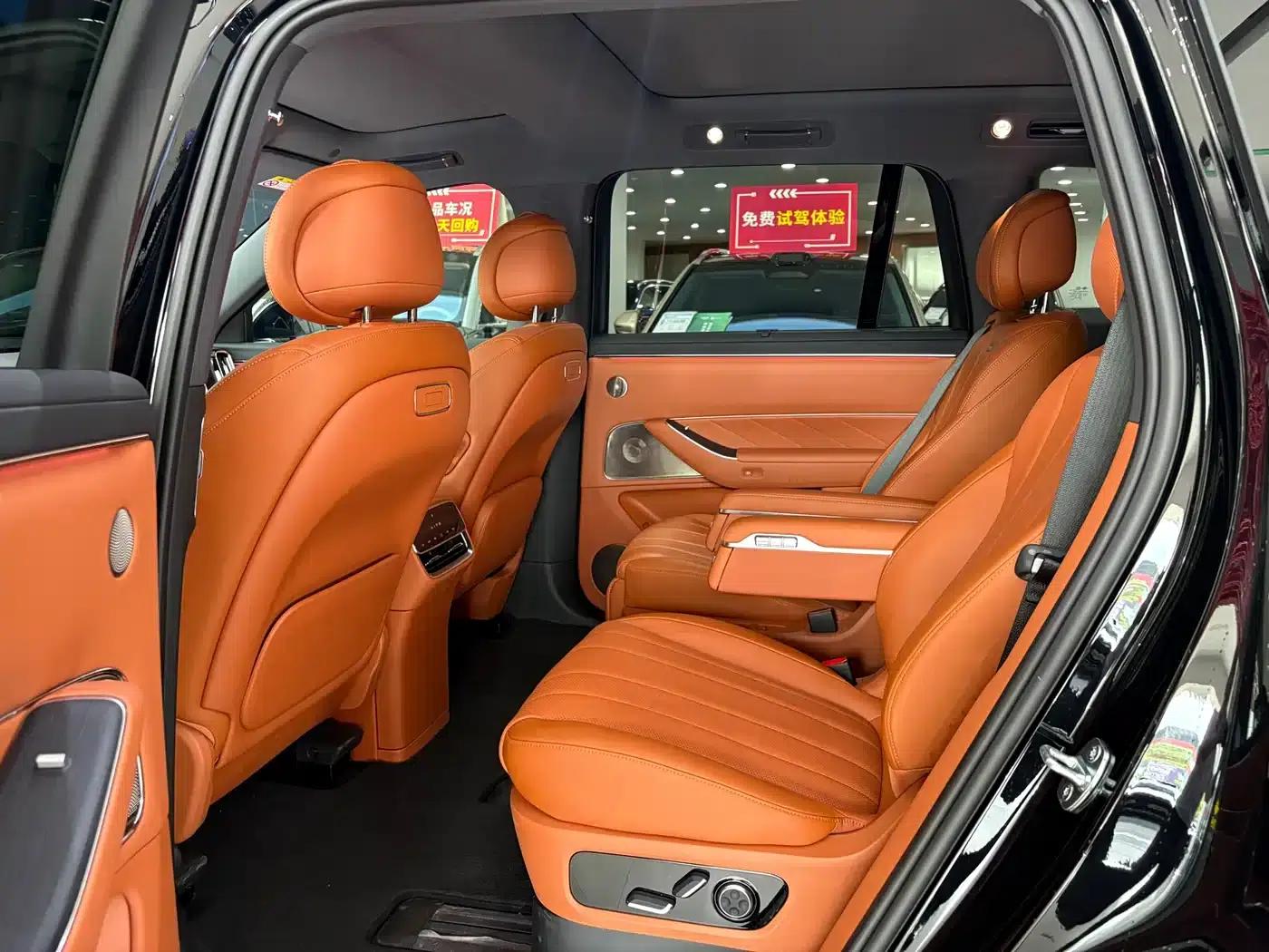 Wenjie M8 2025 Extended Range Max+ Version 53.4kWh 6-Seat Version (192-line LiDAR) — миниатюра 6