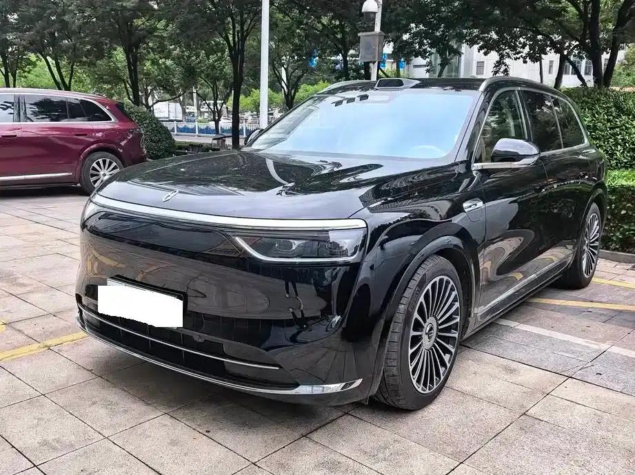 Wenjie M8 2025 Extended Range Max Edition 37kWh 6-Seater (192-line LiDAR) — миниатюра 2