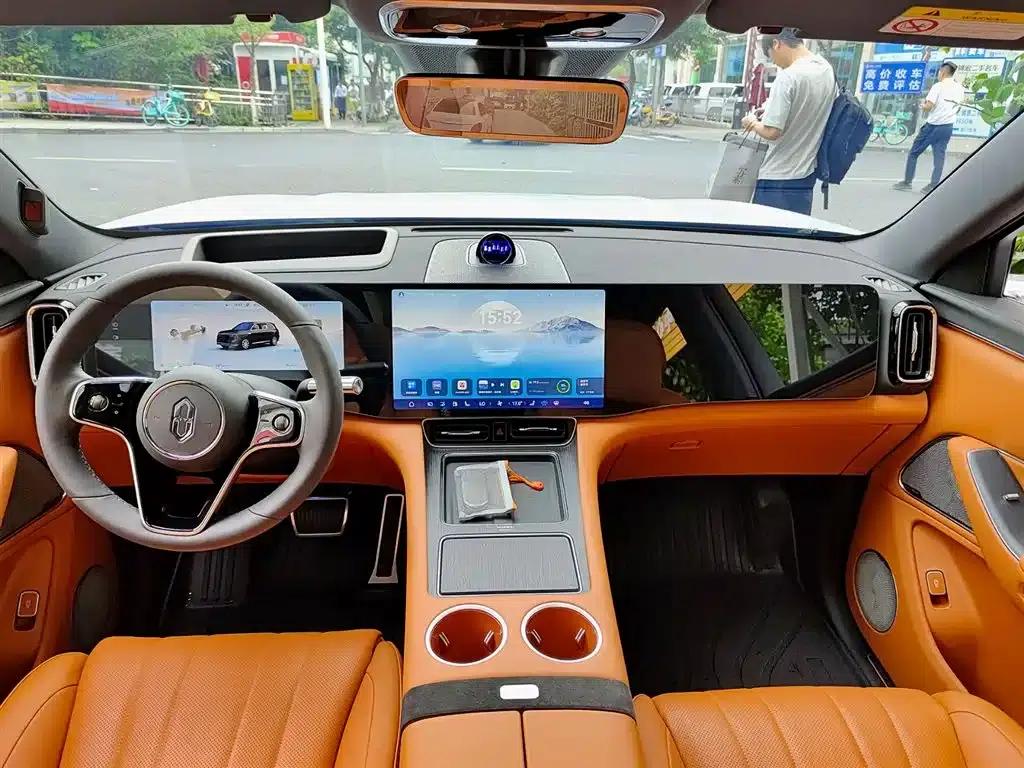 Wenjie M8 2025 Extended Range Max+ Version 53.4kWh 6-Seat Version (192-line LiDAR) — миниатюра 11