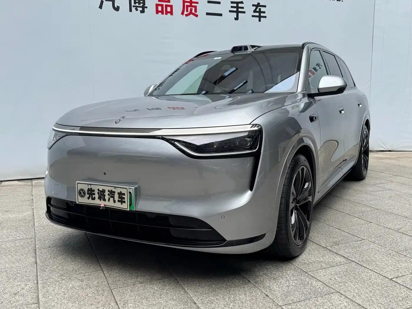 Wenjie M8 2025 Extended Range Ultra Edition 53.4kWh 5-Seat Version (192-line LiDAR) — миниатюра 1