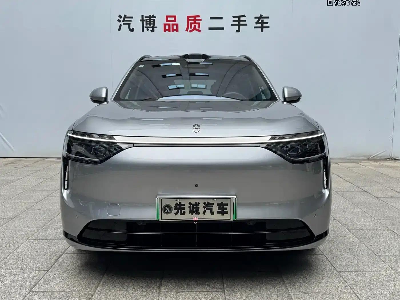 Wenjie M8 2025 Extended Range Ultra Edition 53.4kWh 5-Seat Version (192-line LiDAR) — миниатюра 2