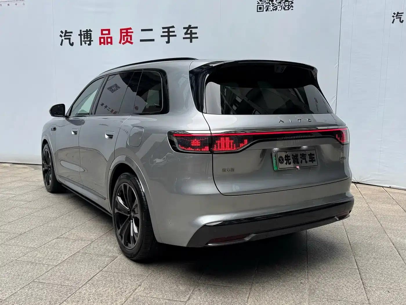 Wenjie M8 2025 Extended Range Ultra Edition 53.4kWh 5-Seat Version (192-line LiDAR) — миниатюра 7
