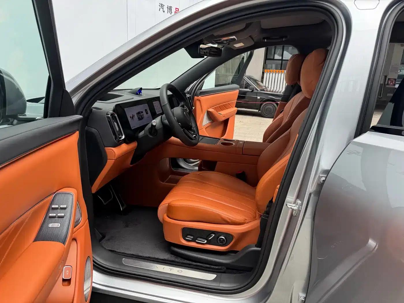 Wenjie M8 2025 Extended Range Ultra Edition 53.4kWh 5-Seat Version (192-line LiDAR) — миниатюра 8