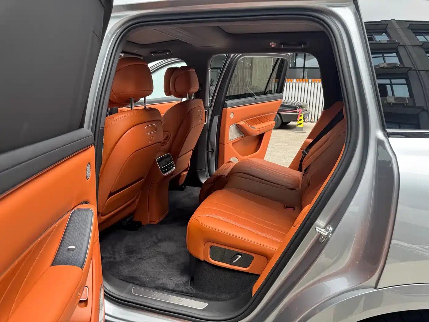 Wenjie M8 2025 Extended Range Ultra Edition 53.4kWh 5-Seat Version (192-line LiDAR) — миниатюра 9