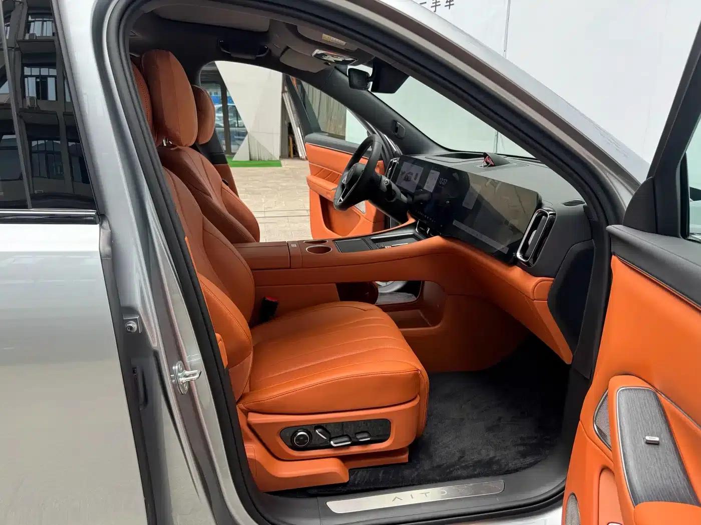 Wenjie M8 2025 Extended Range Ultra Edition 53.4kWh 5-Seat Version (192-line LiDAR) — миниатюра 10