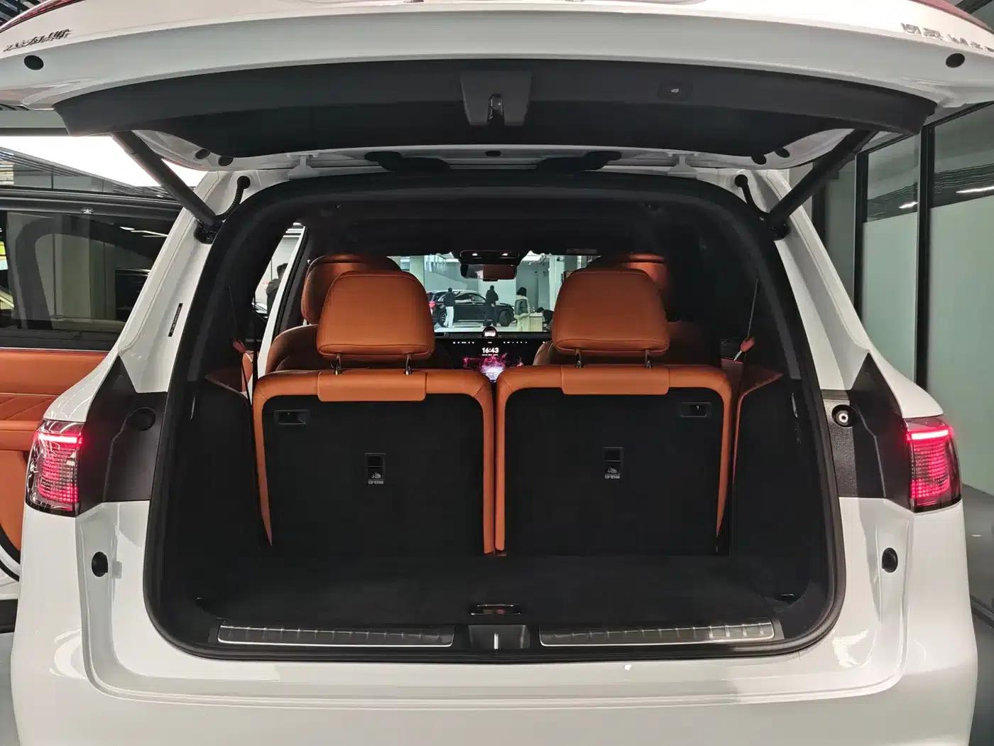 Wenjie M8 2025 Extended Range Ultra Edition 53.4kWh 5-Seat Version (192-line LiDAR) — миниатюра 5