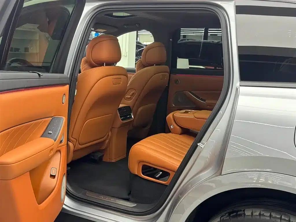 Wenjie M8 2025 Extended Range Ultra Edition 53.4kWh 5-Seat Version (192-line LiDAR) — миниатюра 7