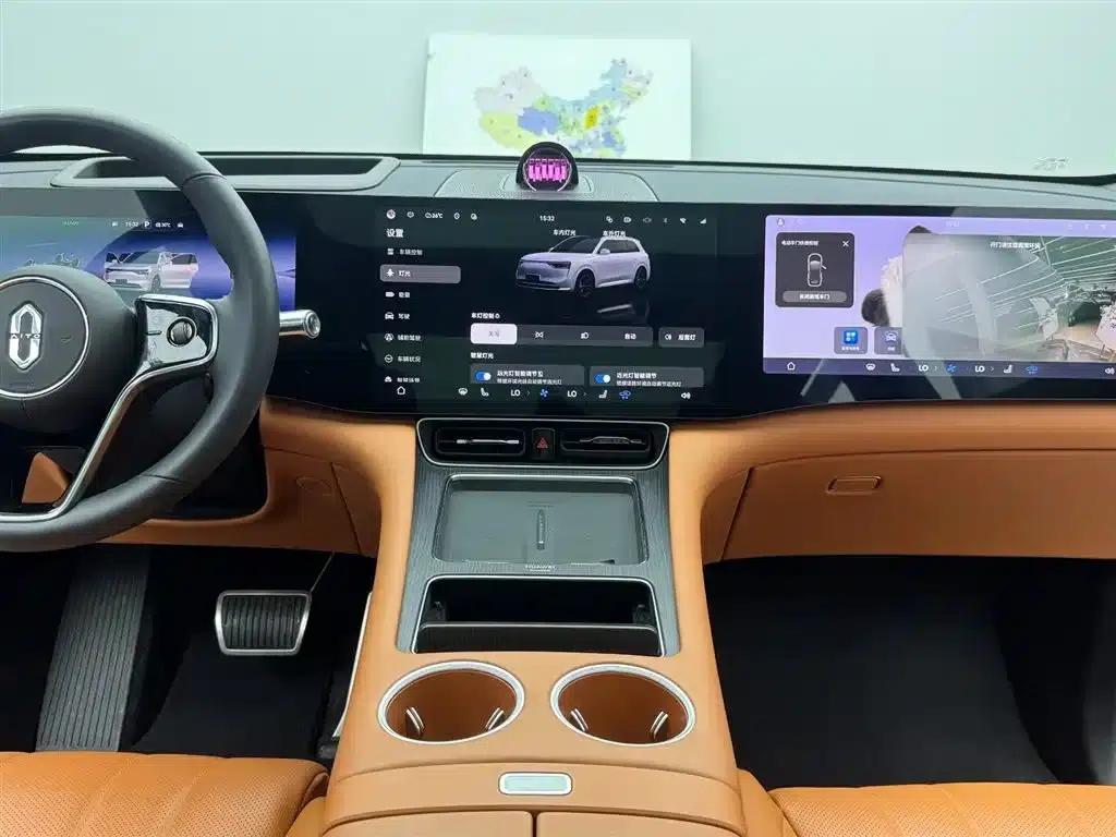 Wenjie M8 2025 Extended Range Ultra Edition 53.4kWh 5-Seat Version (192-line LiDAR) — миниатюра 10