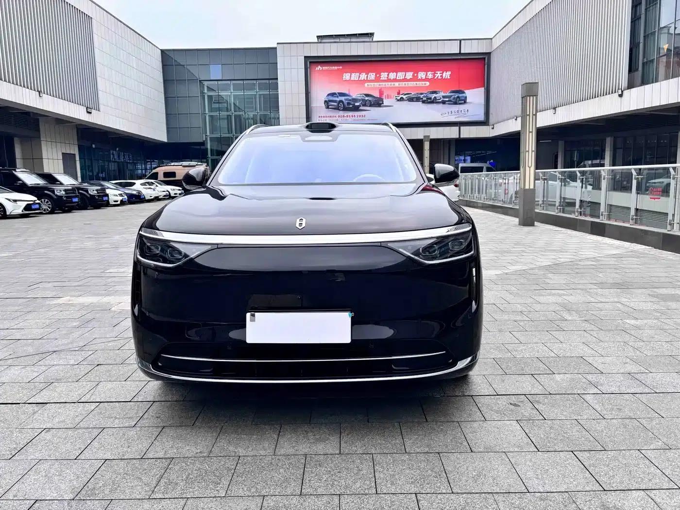 Wenjie M8 2025 Ultra Extended Range Edition (53.4kWh, 6-seater, 192-line LiDAR) — миниатюра 2