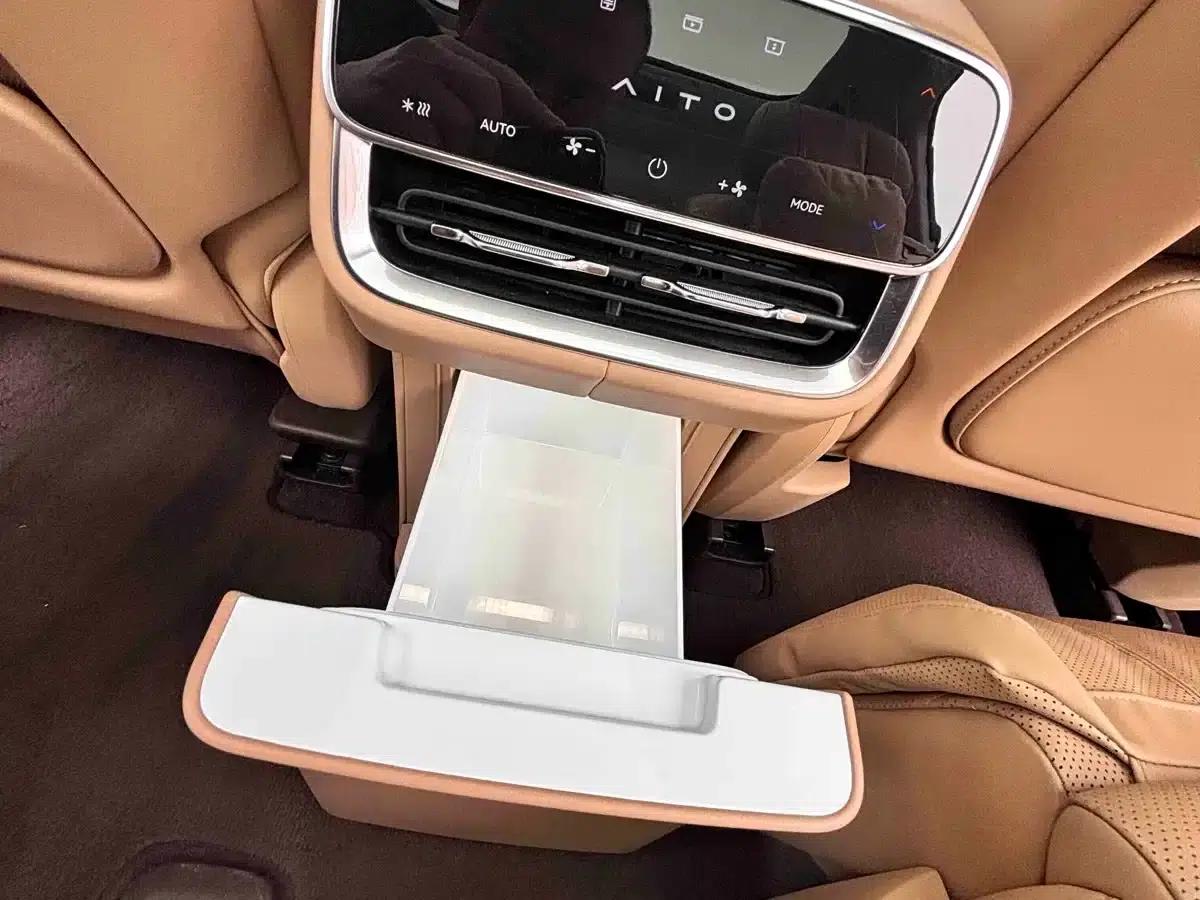 Wenjie M8 2025 Ultra Extended Range Edition (53.4kWh, 6-seater, 192-line LiDAR) — миниатюра 25